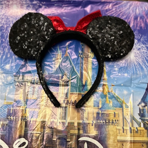 Disney Parks Minnie Mouse Sequined Ear Headband 
Red Sequined Bow - Picture 2 of 4
